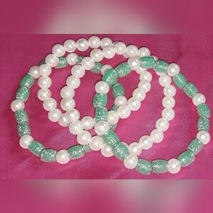 Elegant Pearl Colored and Green Beaded Bracelet Set